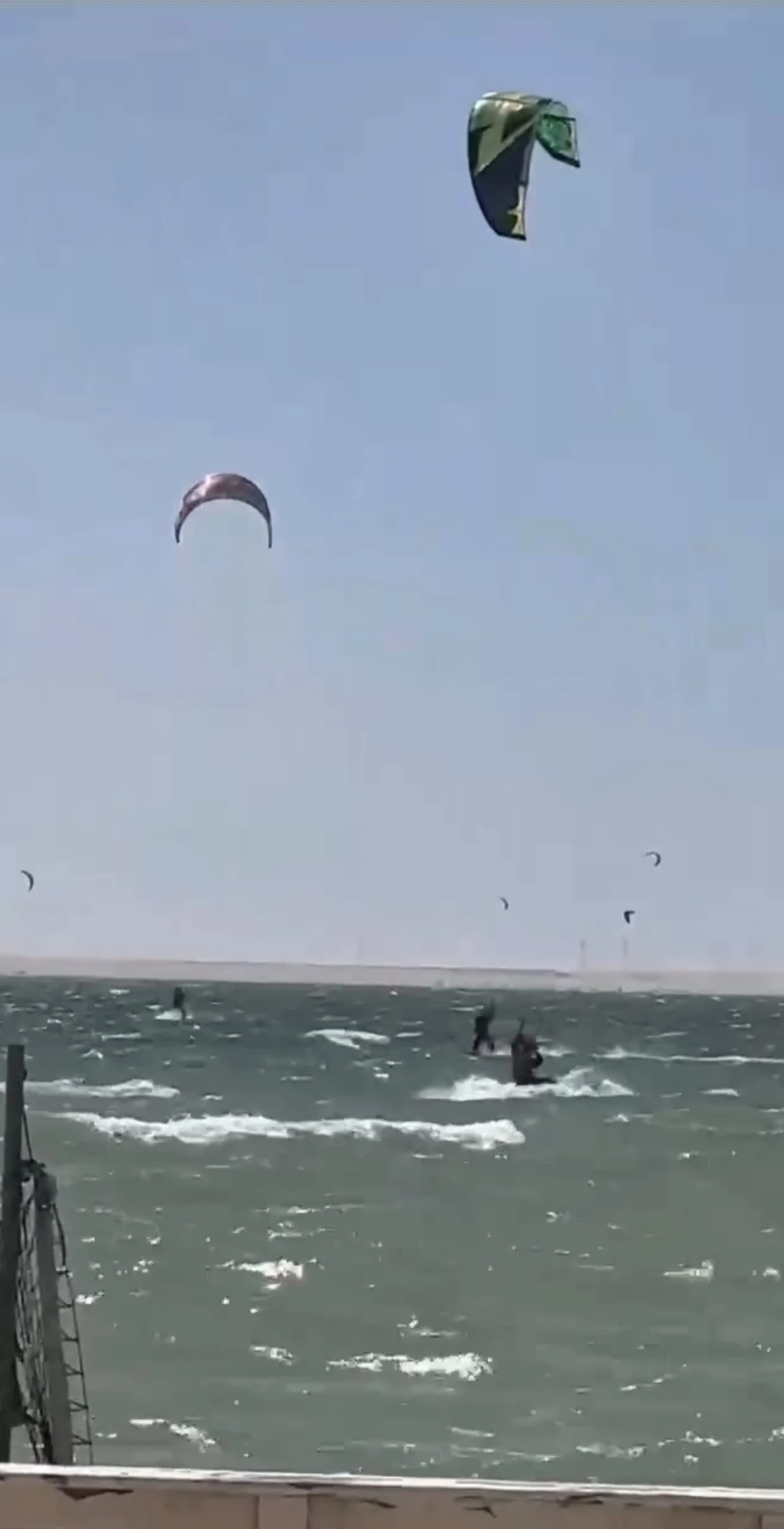 Kitesurf in azione a Dakhla, Marocco